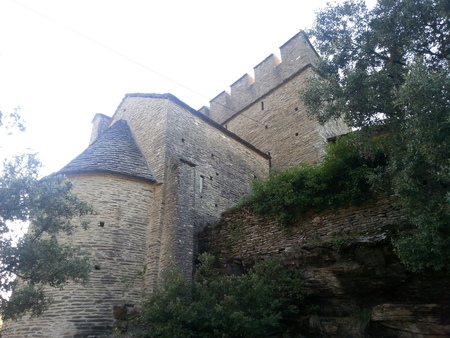 Château de Calberte et son village Château de Calberte et son village
