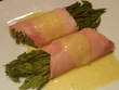 Jeunes pousses de fragon, sauce hollandaise