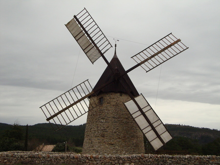 Moulin de Saint Pierre de la Fage Moulin de Saint Pierre de la Fage