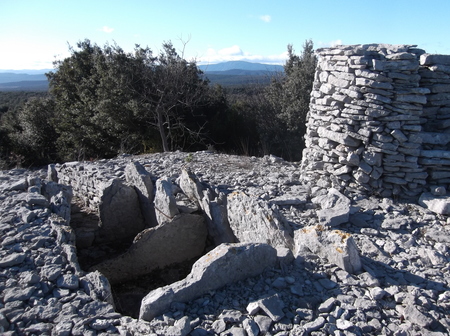 Dolmen de Capucin Dolmen de Capucin