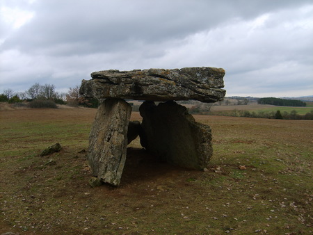 Dolmen de Tiergues Dolmen de Tiergues