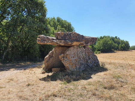 Dolmen de Tiergues Dolmen de Tiergues