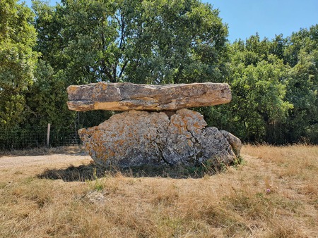 Dolmen de Tiergues Dolmen de Tiergues