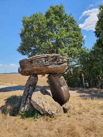 Dolmen de Tiergues Dolmen de Tiergues