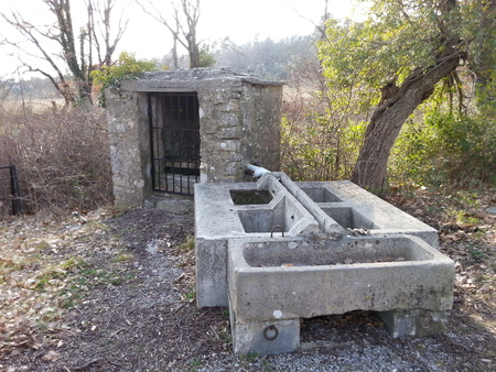 Puits et Lavoir des Camps