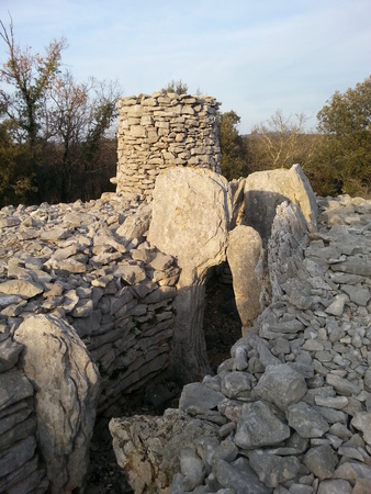 Dolmen des Feuilles Dolmen des Feuilles
