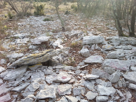 Dolmen des Feuilles 2