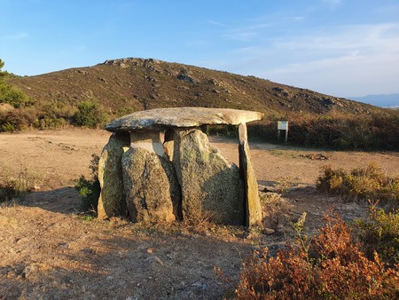 Dolmen de les Vinyes Mortes Dolmen de les Vinyes Mortes
