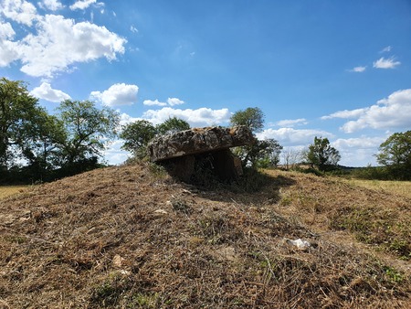 Dolmen de Buzareingues Dolmen de Buzareingues