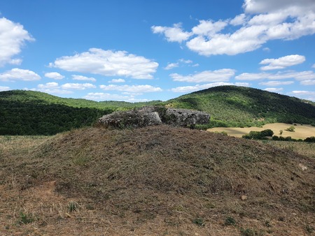 Dolmen de Buzareingues Dolmen de Buzareingues