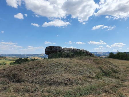 Dolmen de Buzareingues Dolmen de Buzareingues