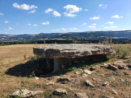 Dolmen de Surguières