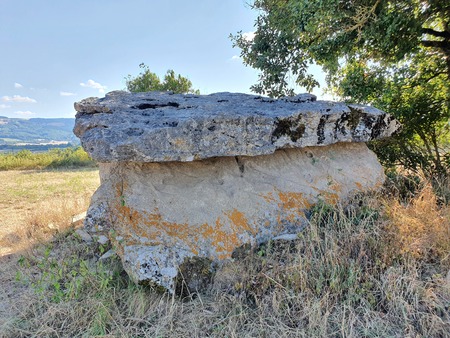 Dolmen de Restous Dolmen de Restous