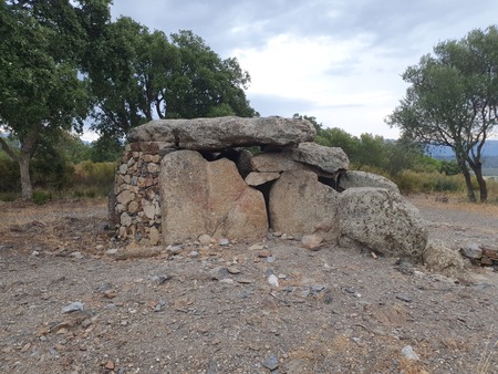 Dolmen de la Cabana Arqueta Dolmen de la Cabana Arqueta