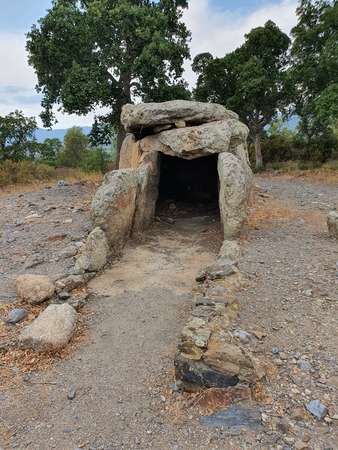Dolmen de la Cabana Arqueta Dolmen de la Cabana Arqueta