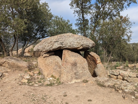 Dolmen de la Gutina Dolmen de la Gutina