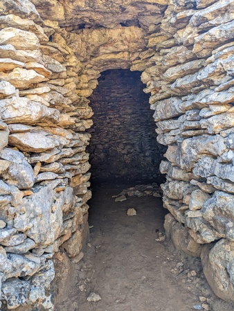 Capitelle de l’enclos des deux cèdres