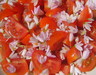 Salade de tomates et d'ail rose sauvage