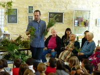Exposition de plantes autour des livres sur le thème de la garrigue Exposition de plantes autour des livres sur le thème de la garrigue